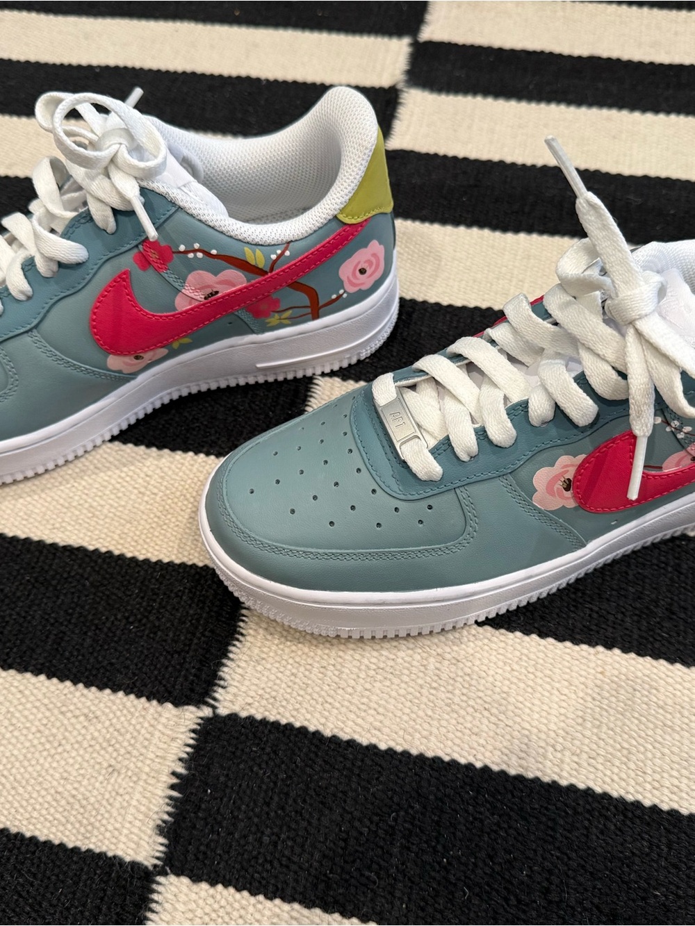 Nike Air Force 1 Custom Hand Painted - Picture 6 of 6